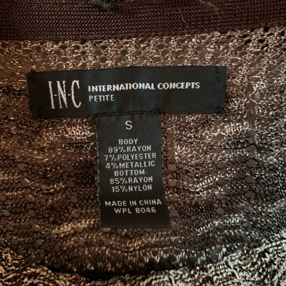 NWOT Women’s INC sweater shirt. Size SP - Picture 4 of 7